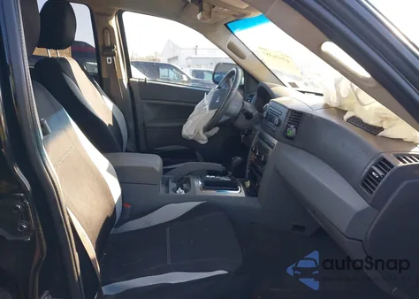 2007 Jeep Grand Cherokee Laredo z USA, uszkodzony, nr VIN 1J8GR48K47C533536